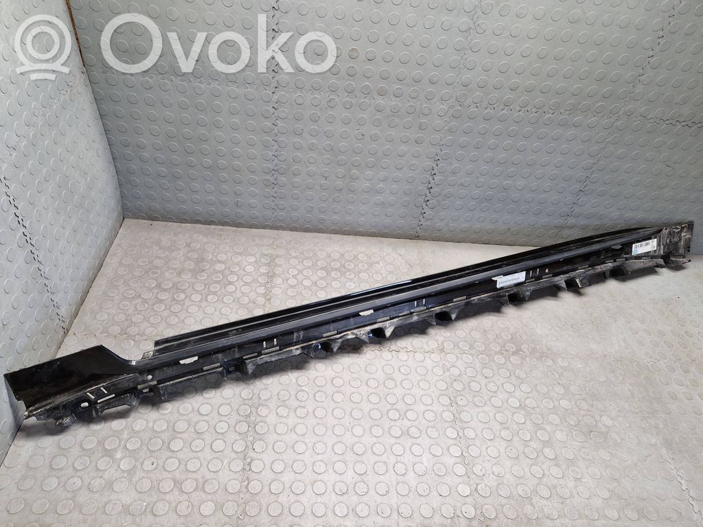BMW i4 Sill/side skirt trim 