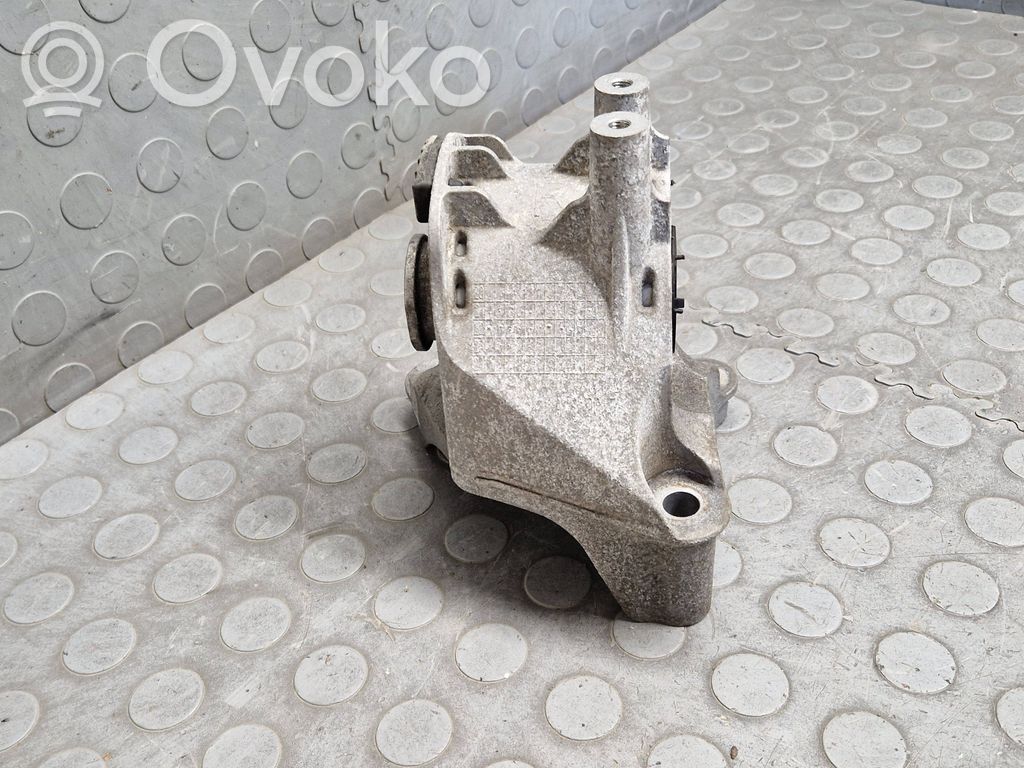 BMW i4 Engine mount bracket 
