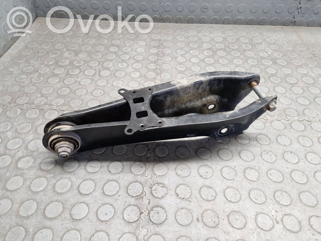 BMW i4 Plaukti un sviras 