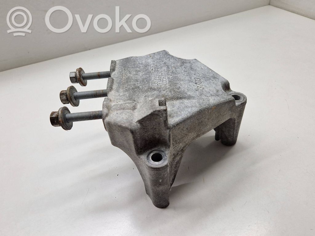 Buick Encore I Engine mounting bracket 