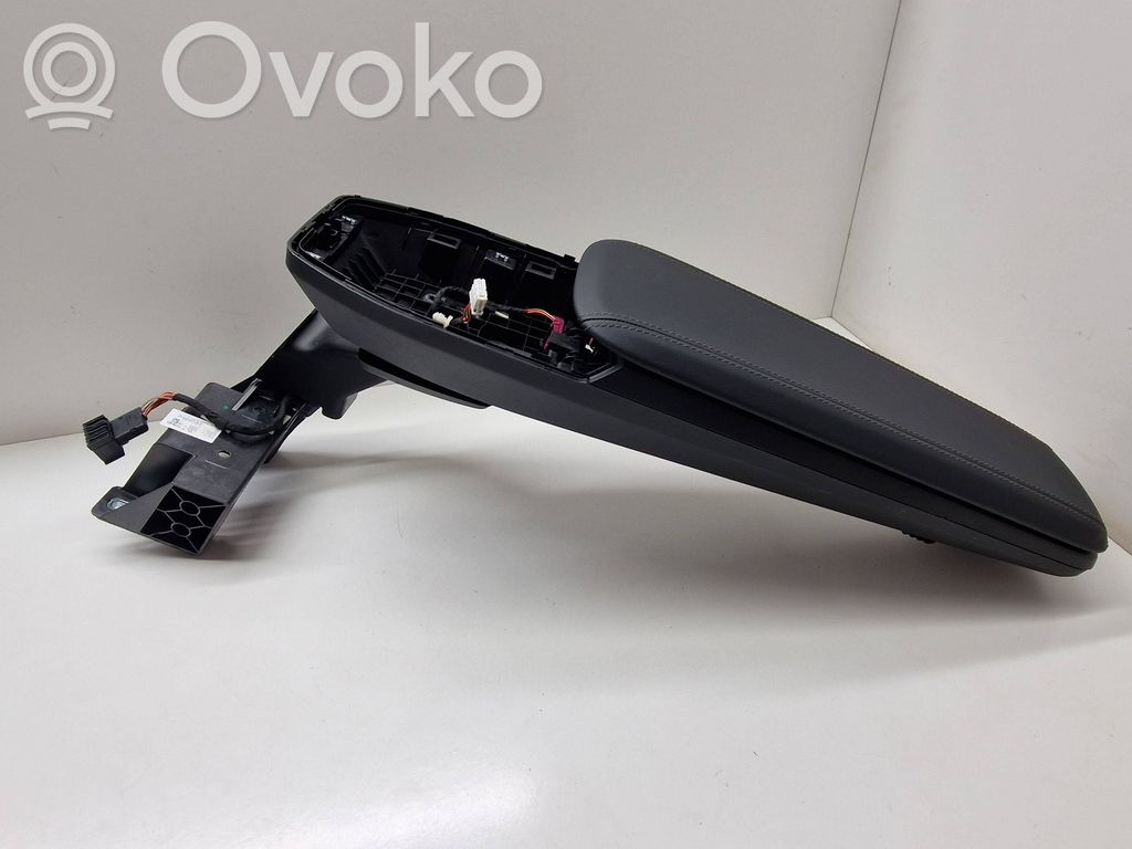 BMW 2 Active Tourer U06 Armrest 