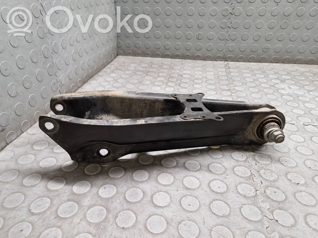 BMW i4 Plaukti un sviras 