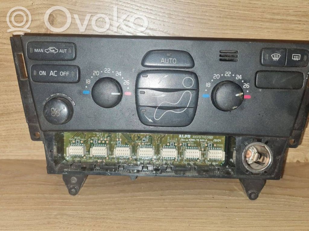 Volvo V70 Climate control unit 