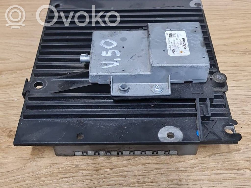 Volvo V50 Sound amplifier 