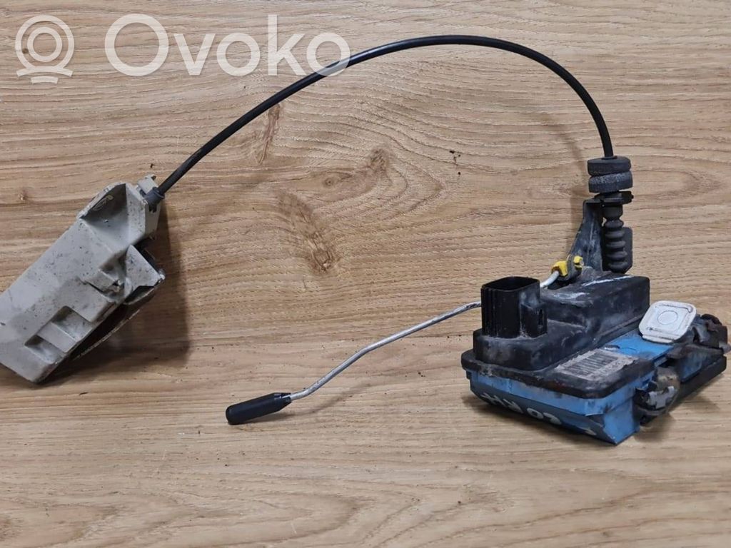 Volvo S80 Priekšpusē slēdzene 