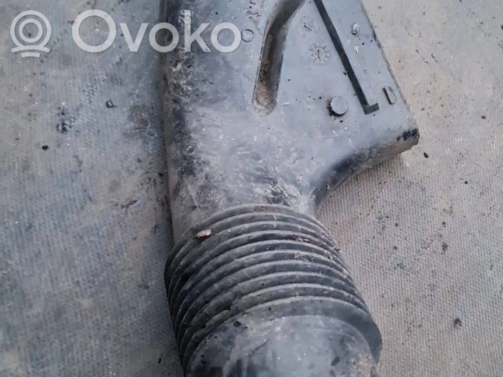 Volvo V70 Ilmanoton kanavan osa 