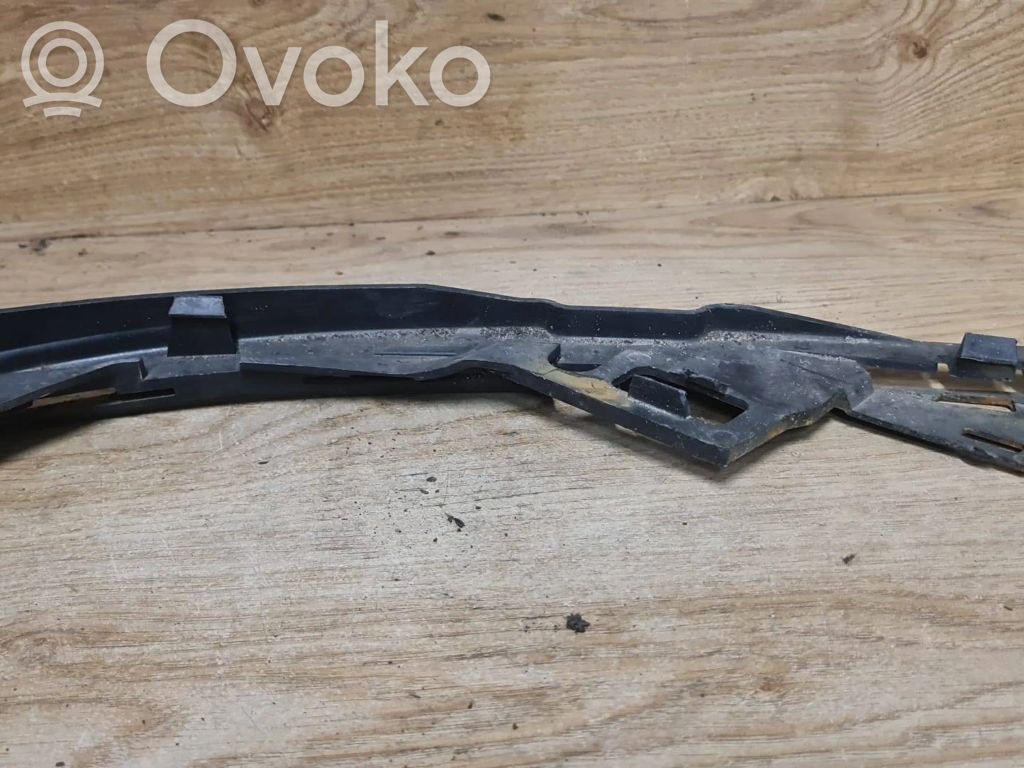 Volvo V50 Headlight/headlamp mounting bracket 
