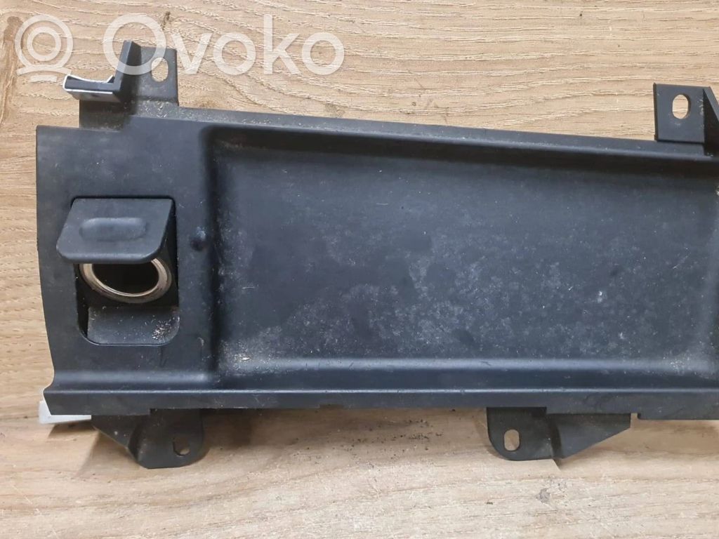 BMW 5 E39 Presa 12V (anteriore) 