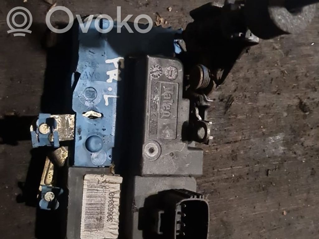 Volvo S60 Front door lock 