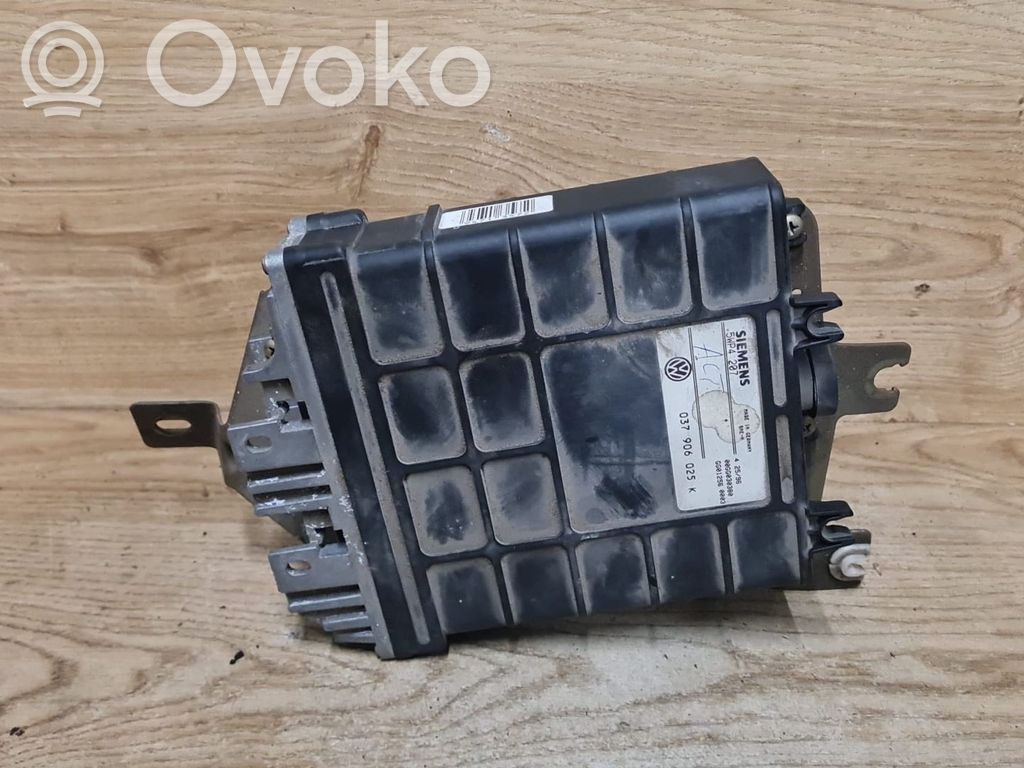 Engine control unit/module   037906025K