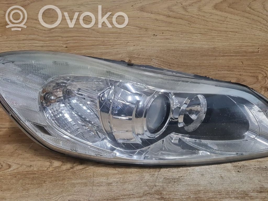 Volvo C30 Lampa przednia 