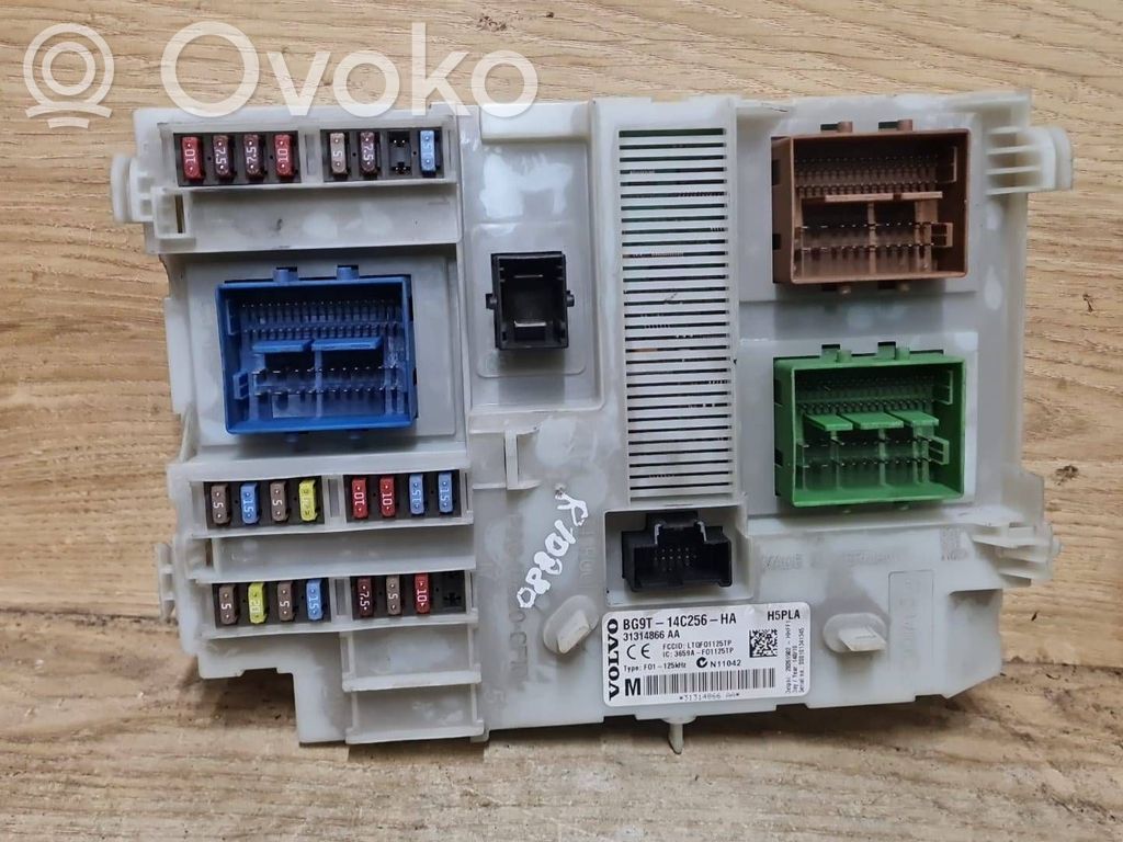 Volvo V70 Sulakemoduuli 