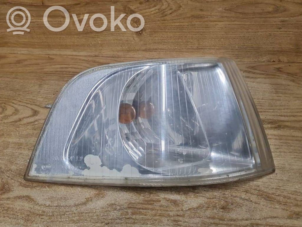 Volvo S40, V40 Kierunkowskaz przedni 