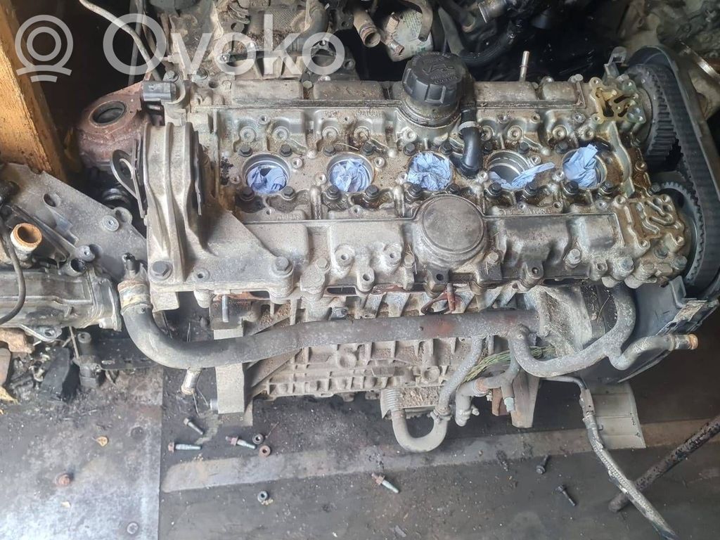 Двигатель   B5244S