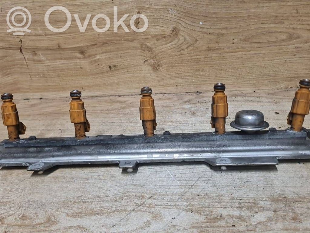 Volvo S70  V70  V70 XC Polttoainepääputki 