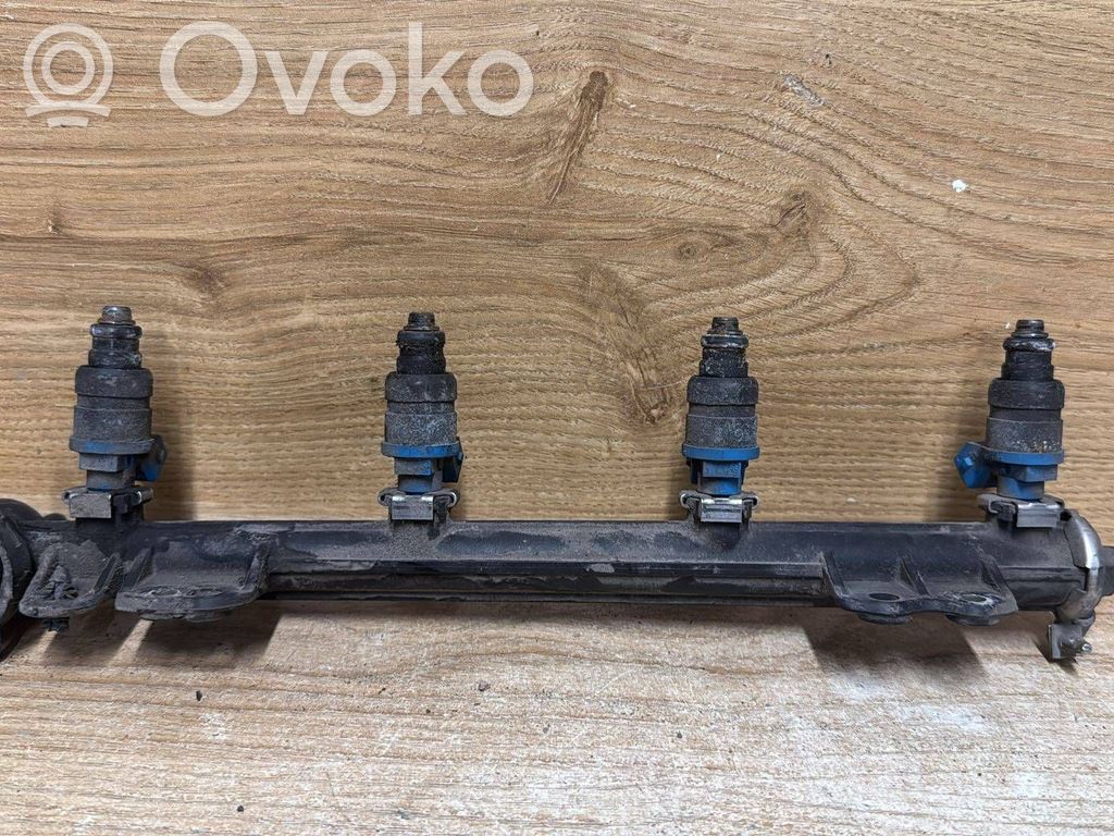 Volvo S40, V40 Rampa inyectora 