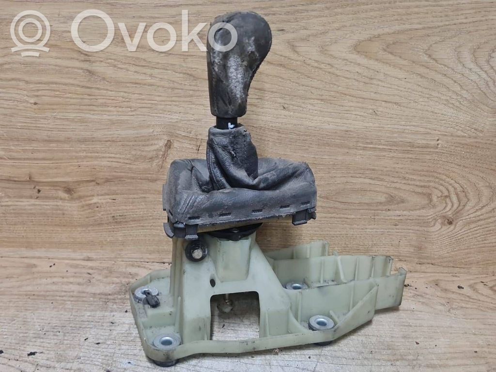 Volvo S60 Gear shifter/selector 