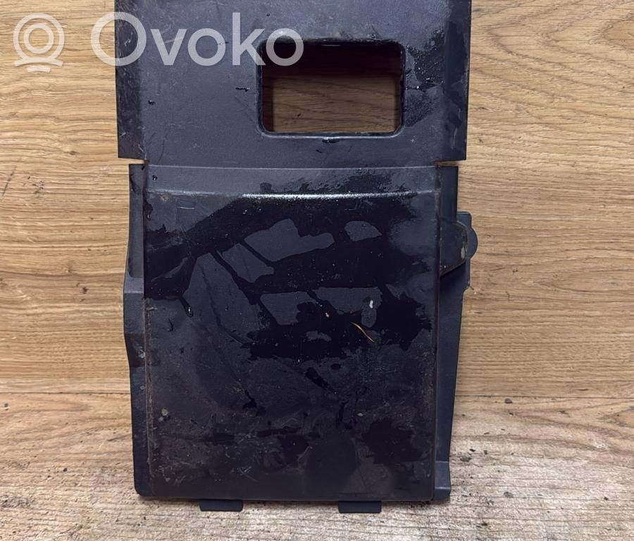 Volvo V50 Dangtis akumuliatoriaus dėžės 