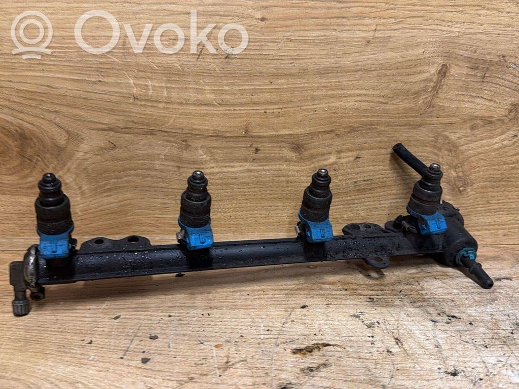 Volvo S40, V40 Rampa inyectora 