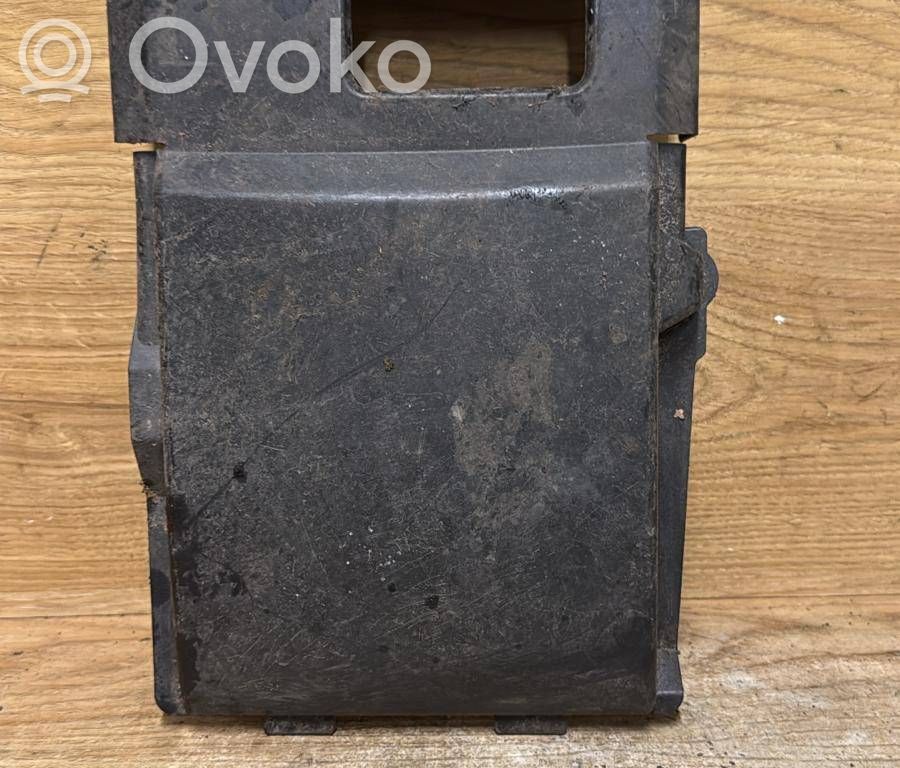 Volvo V50 Dangtis akumuliatoriaus dėžės 