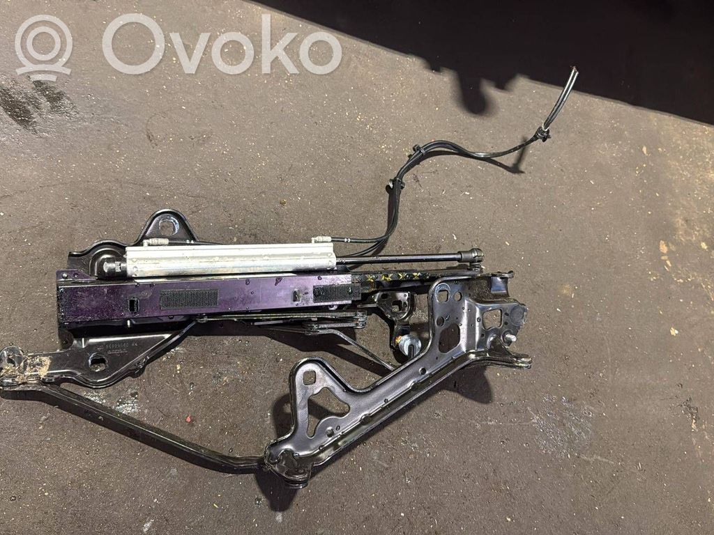 Tailgate/trunk/boot hinge   09166636