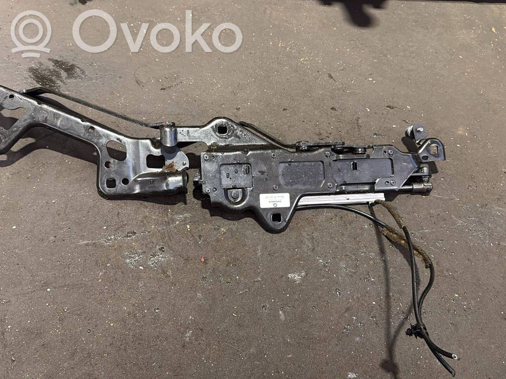 Volvo C70 Tailgate/trunk/boot hinge 