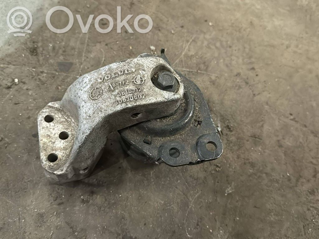Volvo S40, V40 Engine mount bracket 