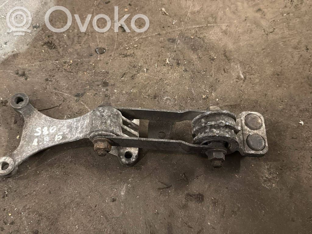 Volvo S80 Engine mount bracket 