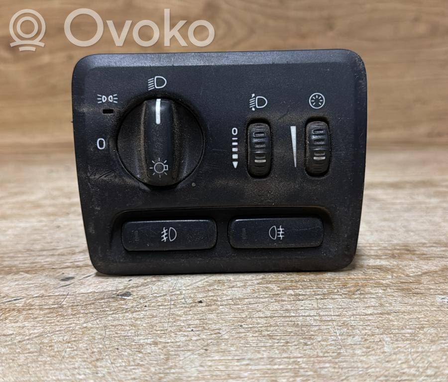 Light switch   8691751