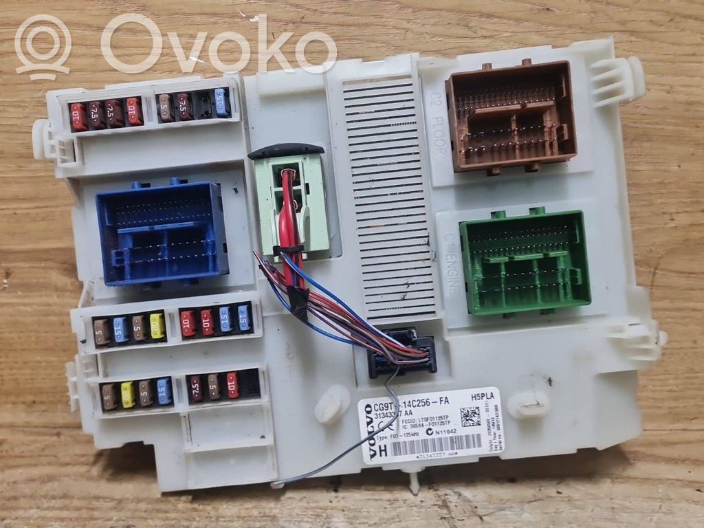 Volvo V70 Fuse module 