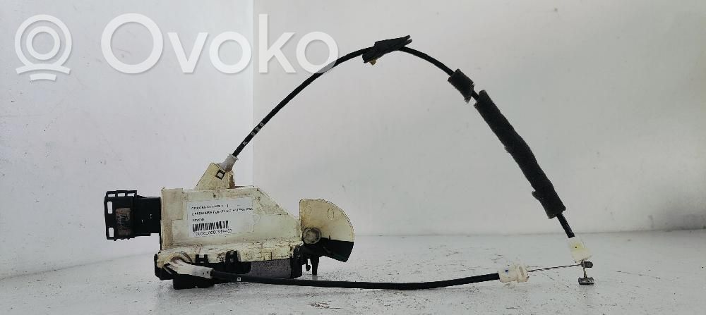 Priekšpusē slēdzene   A02509