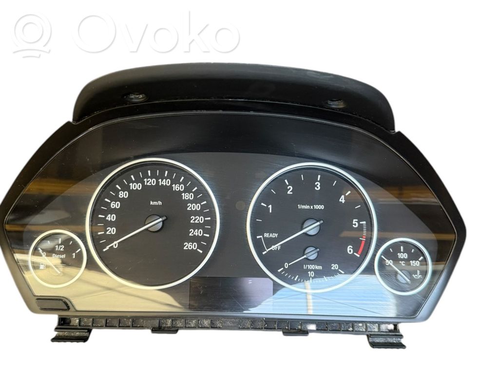Geschwindigkeitsmesser Cockpit   17649411,007057000,2688745,935013
