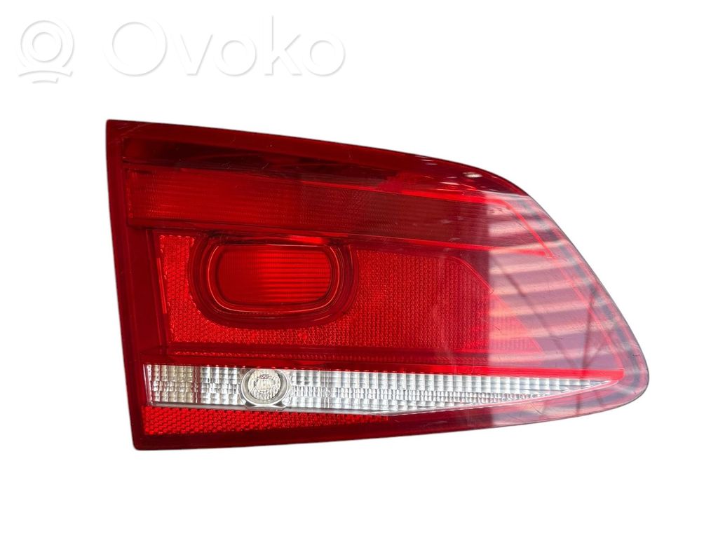 Volkswagen PASSAT B7 Lampy tylnej klapy bagażnika 