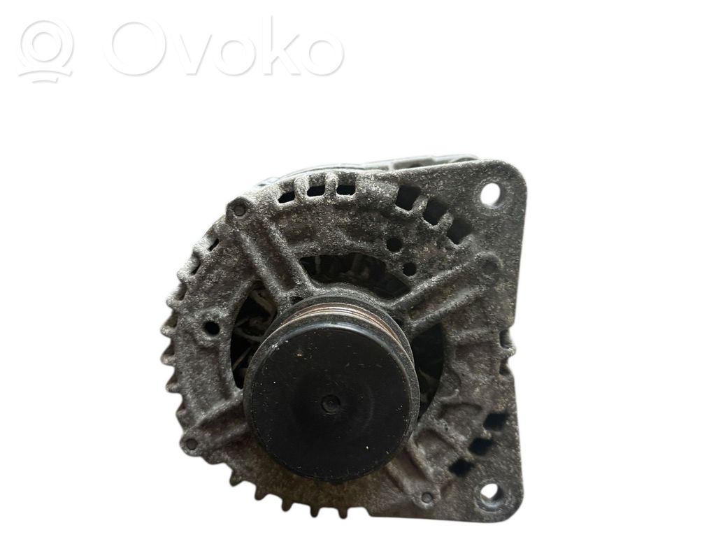Volkswagen PASSAT B6 Alternator 