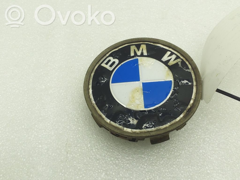 Original wheel cap   6768640