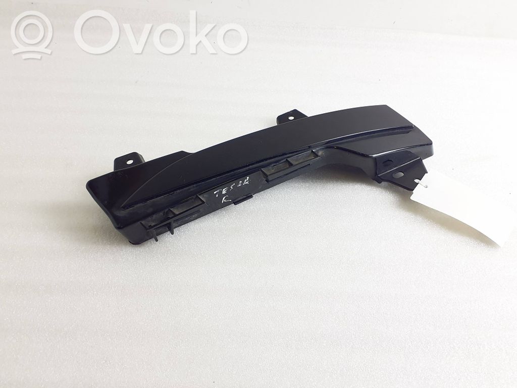 AC ME Front fog light trim/grill 