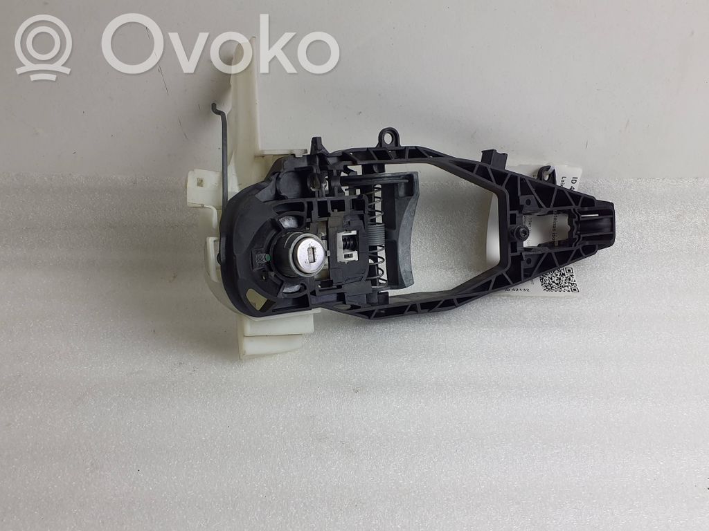 BMW M8 F91 F92 G14 G15 Klamka/wspornik zewnętrzny drzwi przednich 