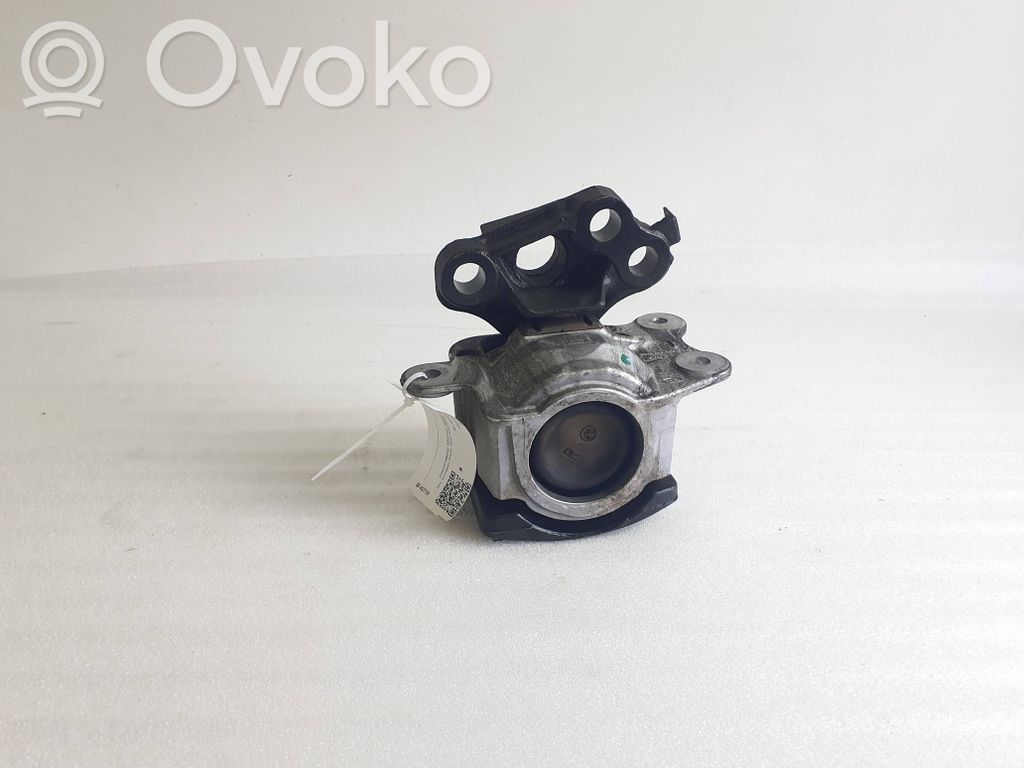 Land Rover Evoque II Engine mount bracket 