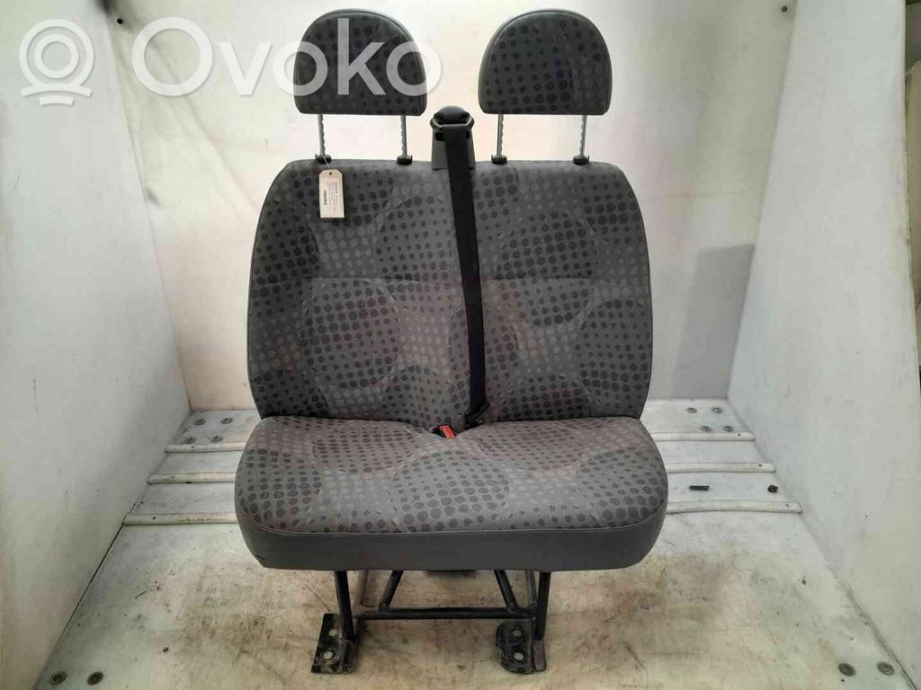 Ford Transit Kaksoisetuistuin 