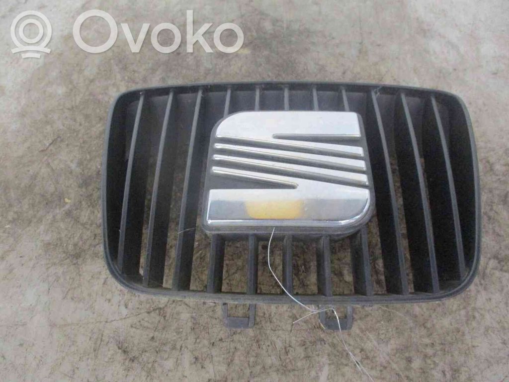 Seat Ibiza II (6k) Maskownica / Grill / Atrapa górna chłodnicy 