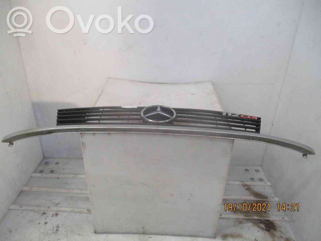 Mercedes-Benz Vito Viano W638 Maskownica / Grill / Atrapa górna chłodnicy