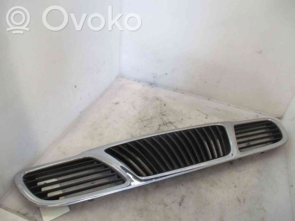 Daewoo Lanos Etupuskurin ylempi jäähdytinsäleikkö 