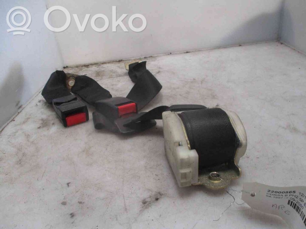 Opel Corsa B Cinturón trasero 