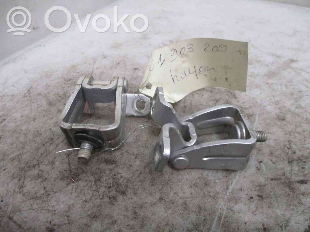 Volkswagen Polo V 6R Zawias klapy tylnej bagażnika 
