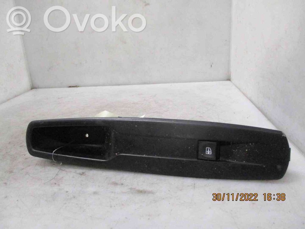 Przyciski szyb   809600018R,22200216,2539343,VDMS4