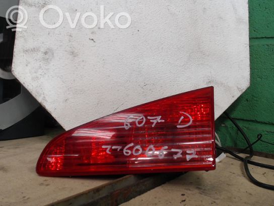 Peugeot 607 Feux arrière sur hayon