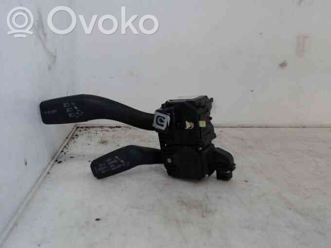 Audi A3 S3 8P Leva indicatori 