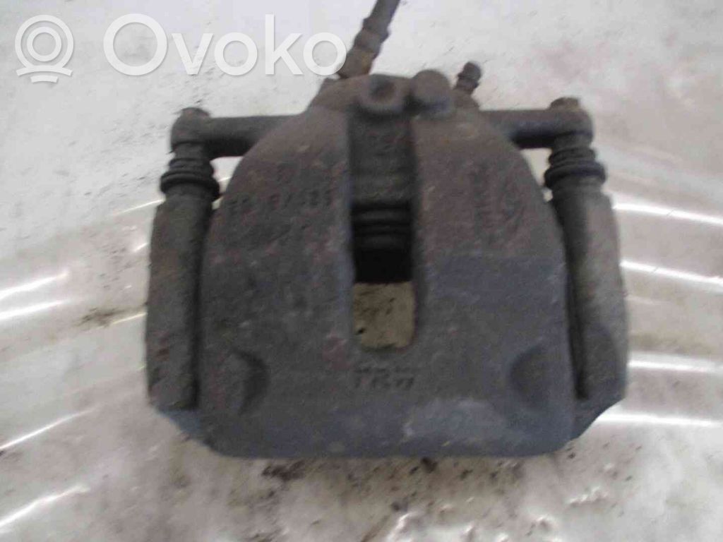 Renault Express Zacisk hamulcowy przedni 