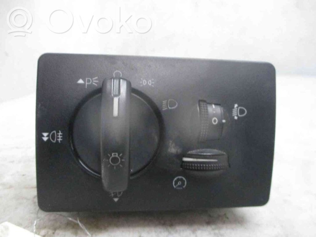 Light switch   1323606,21804802,2513527,VDMS4