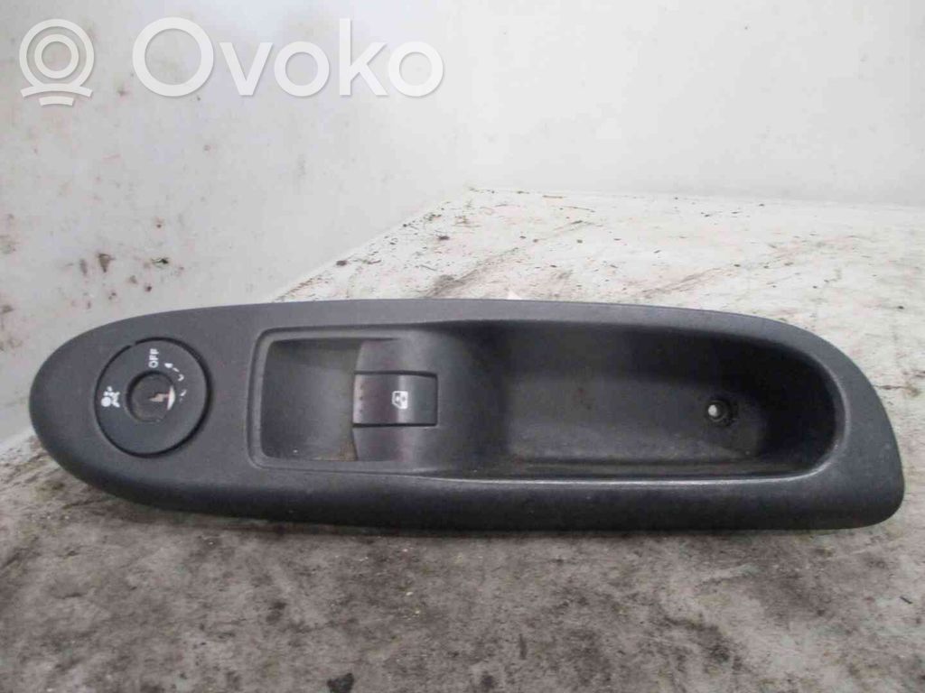 Renault Clio II Comutator comandă geamuri electrice 